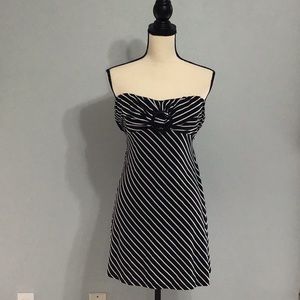 WHITE HOUSE BLACK MARKET STRIPED DRESS